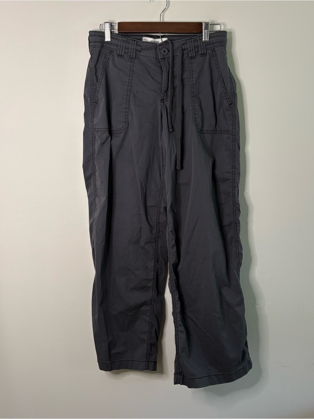 Hollister Women’s Small Low Rise Baggy Pants Grey Cargo Grunge